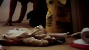 desi girl banged in godown 