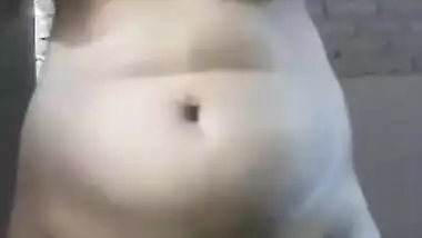 Desi mom is still in the loop and wants to make her own sex video