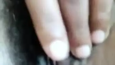 It is a pleasure to watch the porn video of Desi with hairy pussy