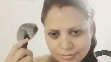 Sexiest bhabhi bathing self record for husband video stolen and from her mobil