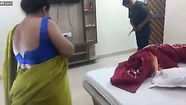 Indian Bengali hot bhabhi xxx best sex with unknown guest!! Amazing hot talking!