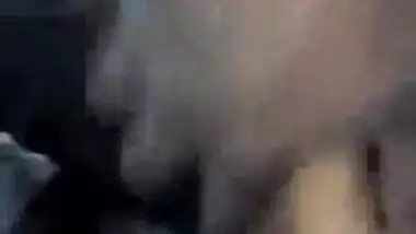 Desi office sex clip of aunty offereing her big boobs for playing