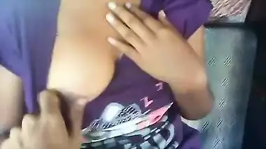 Desi chick allows driver to touch her XXX body parts to take her home