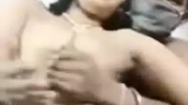 Desi XXX couple shoots an MMS video of home sex and broadcasts it