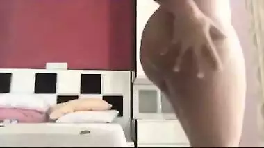 Desi mms of a college girl stripping and seducing her boyfriend on cam