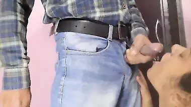 Desi housewife with chubby body decides to earn XXX cum on her face