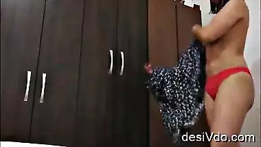 Superhot perfect ass Bangalore babe secretly captured by bf during dress change