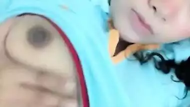 Porn fantasies fill men when they watch the video of the Desi babe