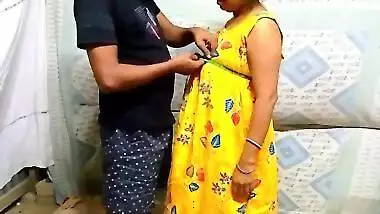 Everbest Indian hot bhabhi amazing XXX sex With Tailor Master!! Hindi sex