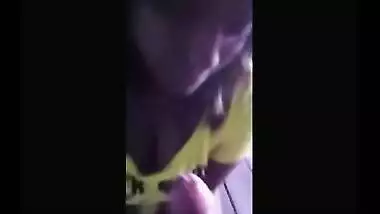 Free Indian porn of college girl gives blowjob to her senior