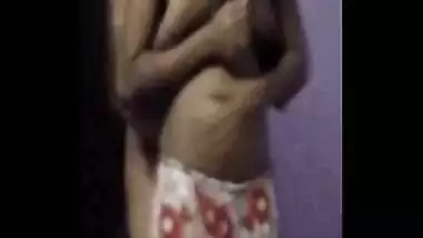 Hot Desi Lactating Babe allwoing Her Boobs to Suck and Squeeze For Money