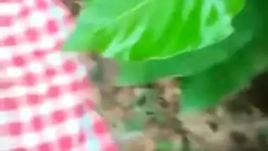 Desi chick has unshaved pussy captured by XXX man for MMS content