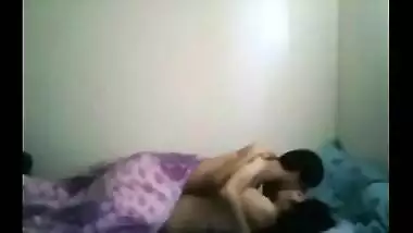 Guy offers XXX chudai to Desi girl and lovers fool around in bed