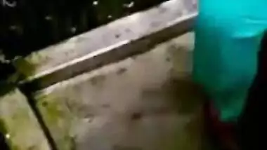 indian caught porn! Desi babe bathing outdoors MMS XXX video out