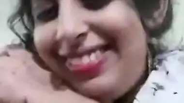 Beautiful milk tanker Bhabhi showing her big melons