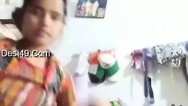 Today Exclusive- Desi Girl Record Her Nude Video For Lover