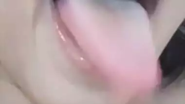 Desi chick can't say no to XXX viewers who wait for another MMS video