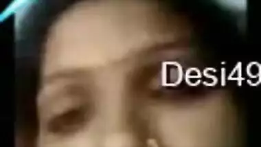 Sexy Desi MILF works for XXX webcam chat revealing her big boobs