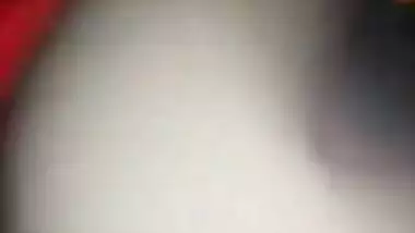 Exclusive- Cute Look Desi Girl Showing Her Boobs And Pussy On Video Call