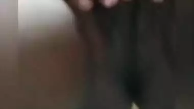 Today Exclusive-super Hot Lankan Girl Showing Her Boobs And Pussy On Video Call