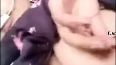 Indian aunty finds courage to show off her wonderful boobies