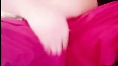 Solo nude show of big boobs girlfriend fingering