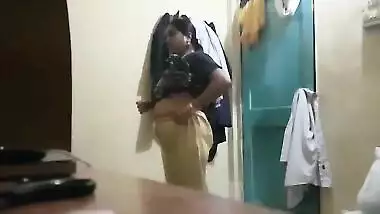 Wife with Desi features tries to tie her sex pants on XXX camera