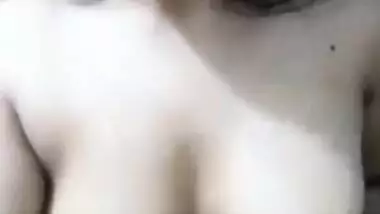 Teen Desi belle demonstrates her big sexy tits for live XXX show