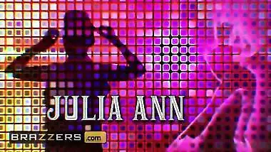 Brazzers - Busty Milfs Olivia Austin & Julia Ann Get A Taste Of Each Other & Justin Hunt Joins In