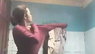 Horny Girlfriend Bhabhi After Nude Show Recorded for Boyfriend