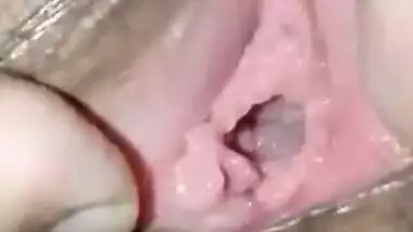 Desi spreads her XXX pussy lips for a homemade close-up sex film