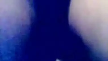 Desi paki Umra jan Selfie for u-first time in bath room