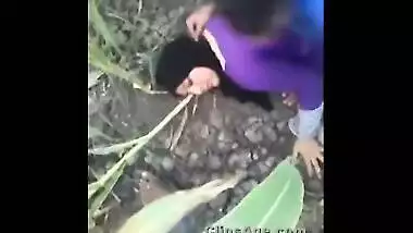 Hindisex video of a large ass bhabhi enjoying outdoor sex with her lovers