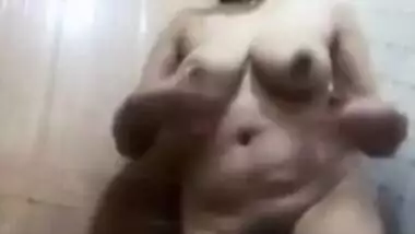 Cute Desi wife with big XXX boobs fingers sweet pussy on the camera