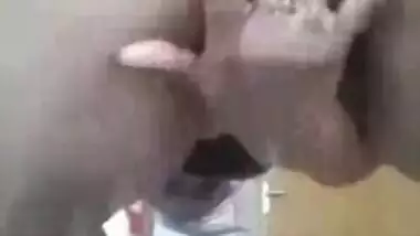 Indian Hot Punjabi bhabhi says Shone Meri Fuddi Vich Lun Pao dirty video audio - Wowmoyback