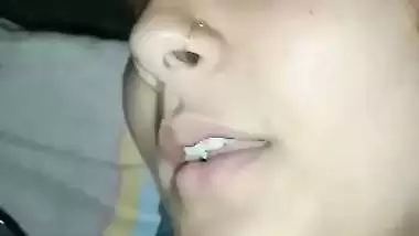 A guy fucks his GF’s pussy in the Hindi sexy bf video