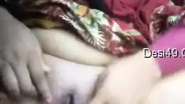 Young Desi peasant girl squats showing shaved XXX cave in amateur sex video