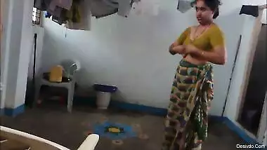 South Indian Sunita bhabhi nude saree change caught by devar voyeur cam HD