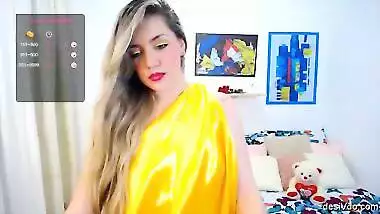 Beauty in Saree Pressing her boobs