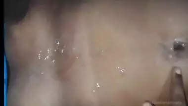 Desi Maid Giving Hand Job, Blow Job & Gets Cumshot From House Owner While At Home !!