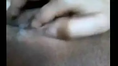 Tamil xvideos of horny bhabhi playing with her body while having sex chat